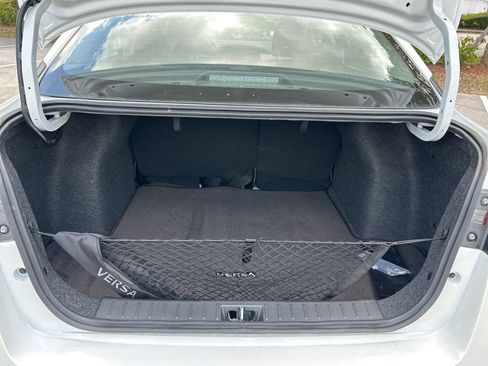 New 2025 Nissan Versa SV w/ Trunk Package image 39