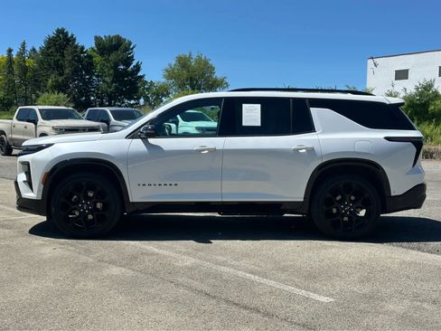 Used 2024 Chevrolet Traverse RS w/ LPO, Floor Liner Package AWD/4WD image 4