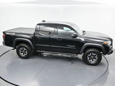 Used 2020 Toyota Tacoma TRD Off-Road AWD/4WD image 37