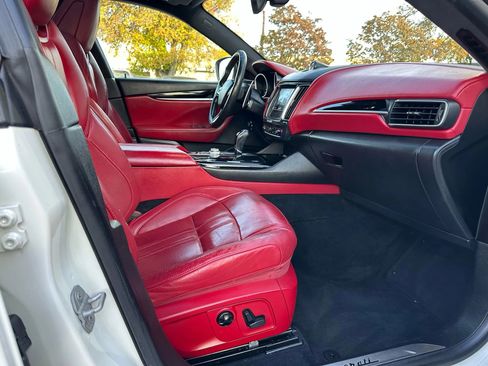 Used 2017 Maserati Levante Sport Utility 4D image 22