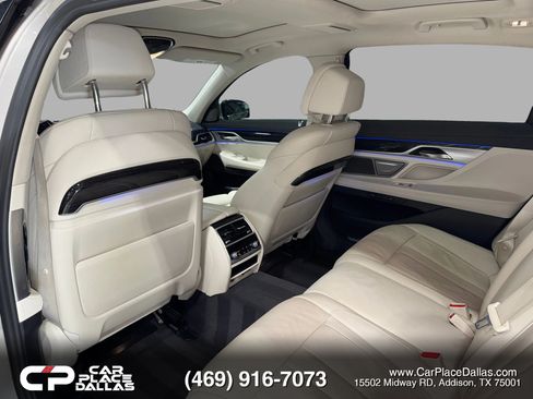 Used 2022 BMW 740i w/ Luxury Rear Seating Package RWD image 22