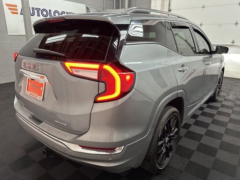Used 2024 GMC Terrain Denali w/ Denali Premium Package image 9
