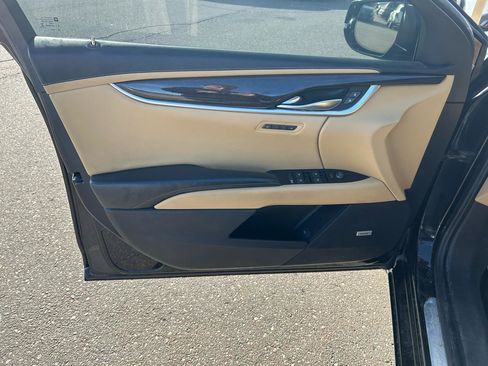 Used 2013 Cadillac XTS Premium image 14