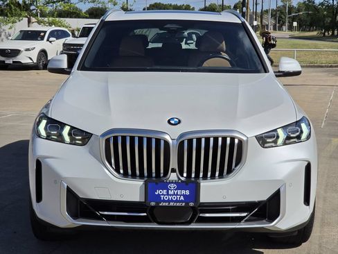 Used 2025 BMW X5 xDrive40i AWD/4WD image 3