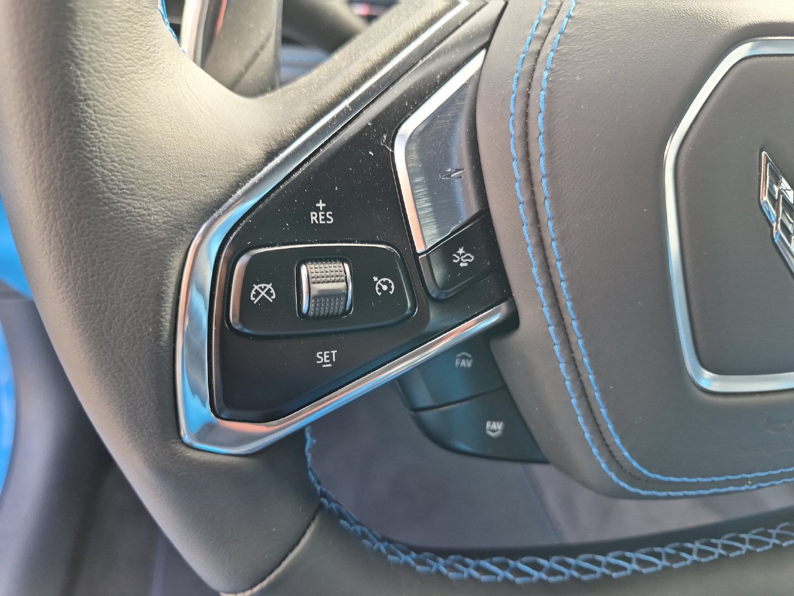 Used 2024 Chevrolet Corvette Stingray Premium Cpe RWD image 18
