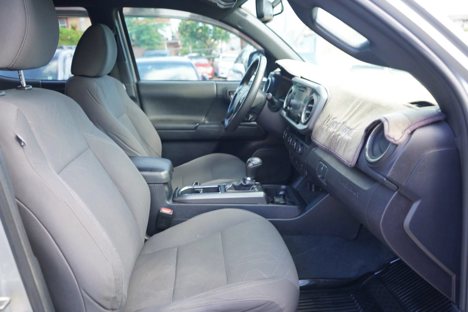 Used 2017 Toyota Tacoma TRD Sport RWD image 18