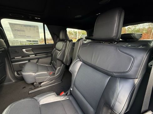 New 2025 Ford Expedition Platinum w/ Stealth Performance Package image 27