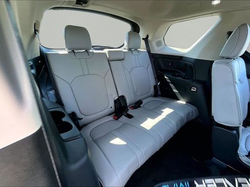 Used 2025 Honda Pilot Touring image 20