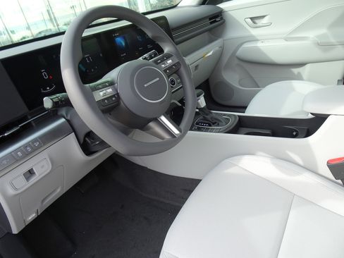 New 2026 Hyundai Kona SE image 9