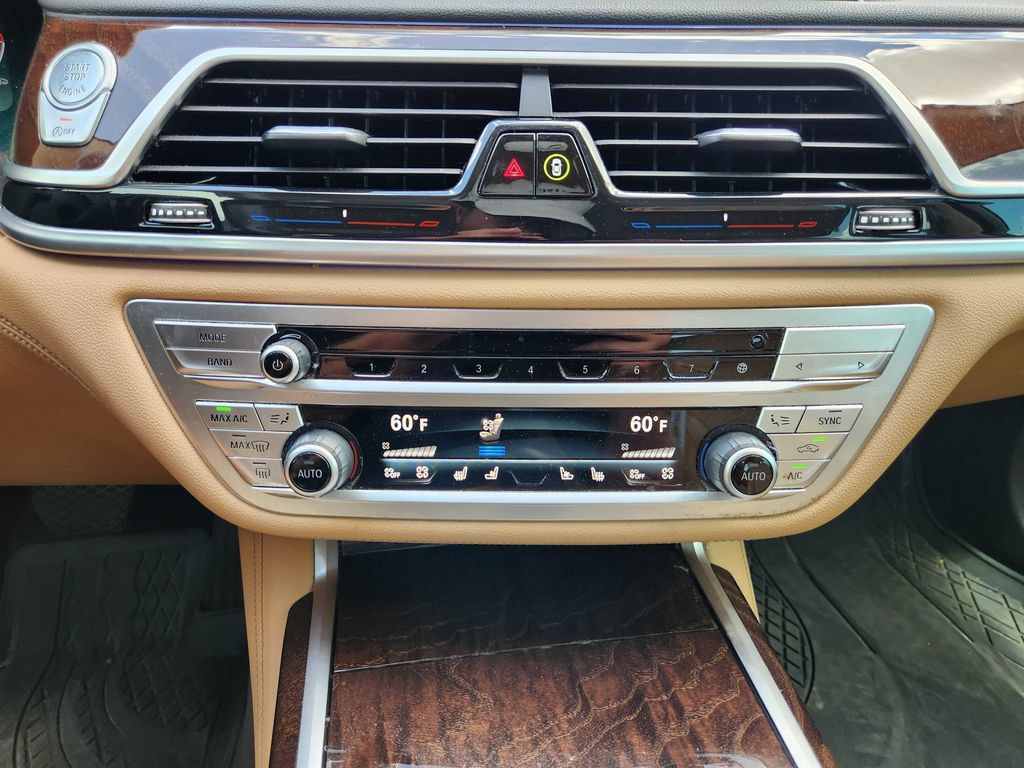 Used 2022 BMW 740i w/ Premium Package RWD image 19