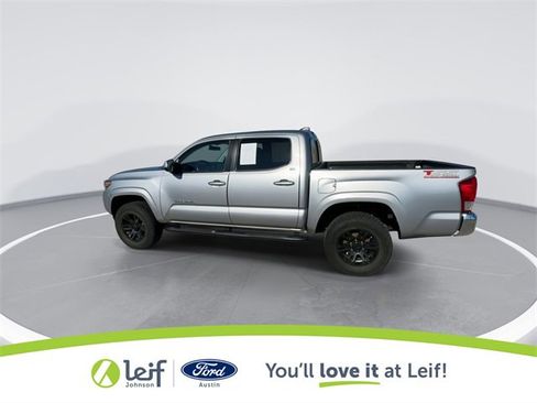 Used 2016 Toyota Tacoma SR5 w/ Towing Package image 7