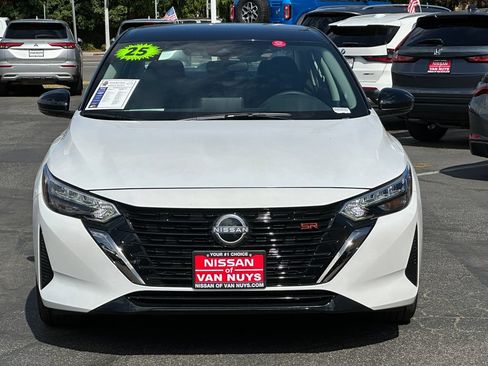 Used 2025 Nissan Sentra SR FWD image 12