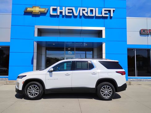 Used 2023 Chevrolet Traverse LT FWD image 9