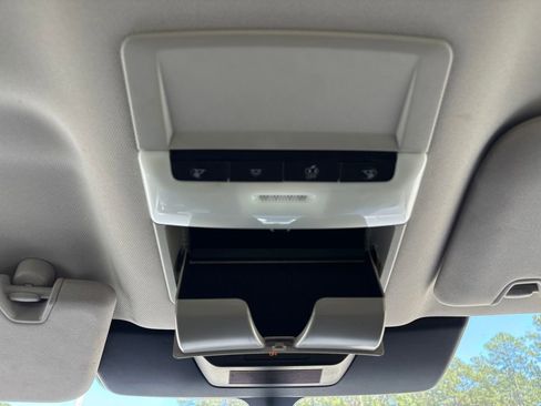 Used 2024 Nissan Pathfinder S FWD image 34
