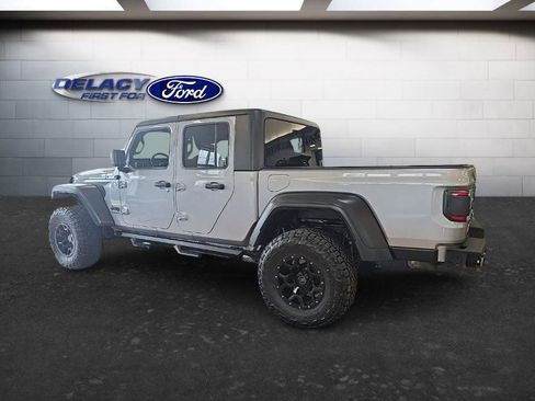 Used 2020 Jeep Gladiator Sport AWD/4WD image 4