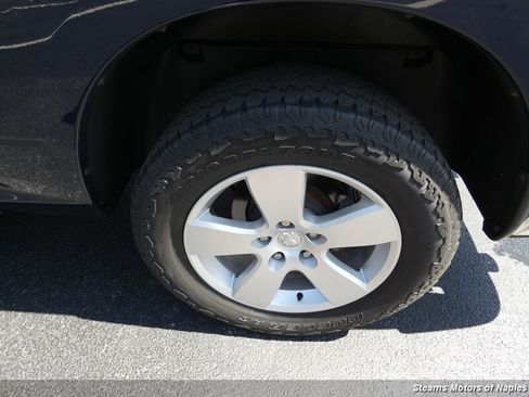 Used 2012 RAM 1500 Express RWD image 22
