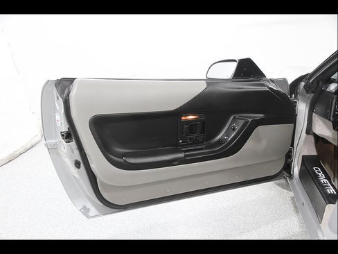 Used 1996 Chevrolet Corvette Convertible RWD image 5