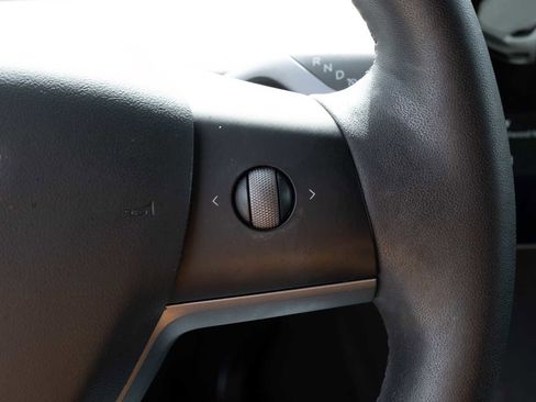 Used 2021 Tesla Model Y Long Range image 14