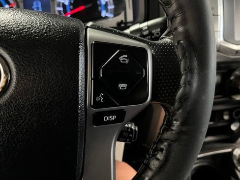 Used 2018 Toyota 4Runner SR5 AWD/4WD image 27