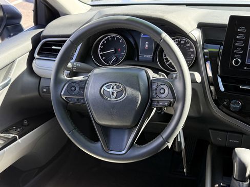 Used 2024 Toyota Camry SE image 21