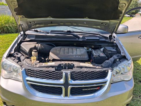 Used 2018 Dodge Grand Caravan SXT FWD image 20