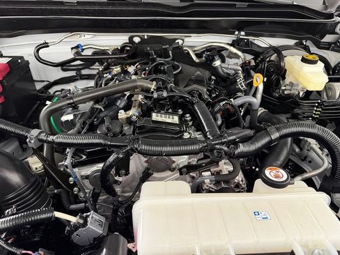Used 2026 Toyota Tacoma SR5 AWD/4WD image 32