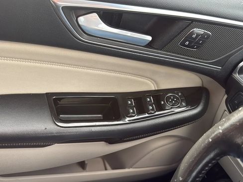 Used 2016 Ford Edge Titanium w/ Technology Package AWD/4WD image 22