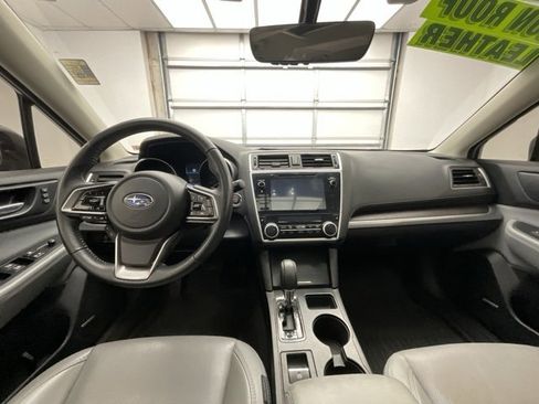 Used 2019 Subaru Outback 2.5i Limited image 3