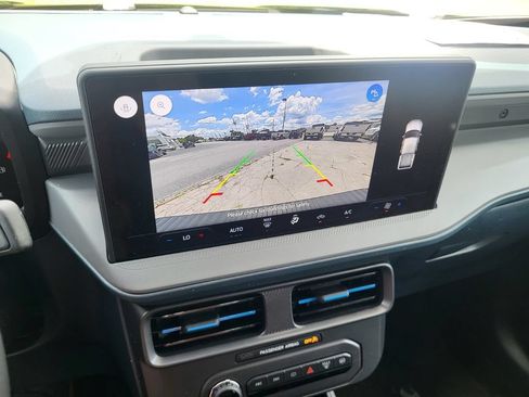 Used 2025 Ford Maverick Lobo AWD/4WD image 18