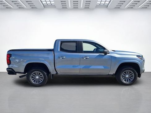 Used 2024 Chevrolet Colorado LT w/ LT Convenience Package II AWD/4WD image 3