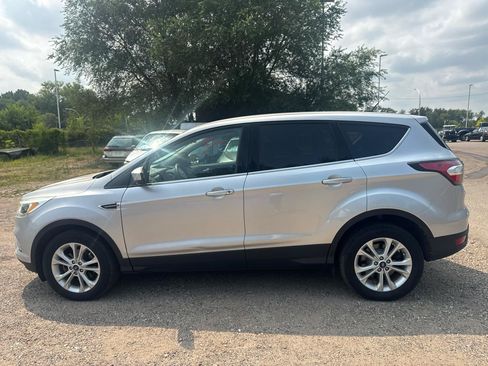 Used 2017 Ford Escape SE FWD image 8