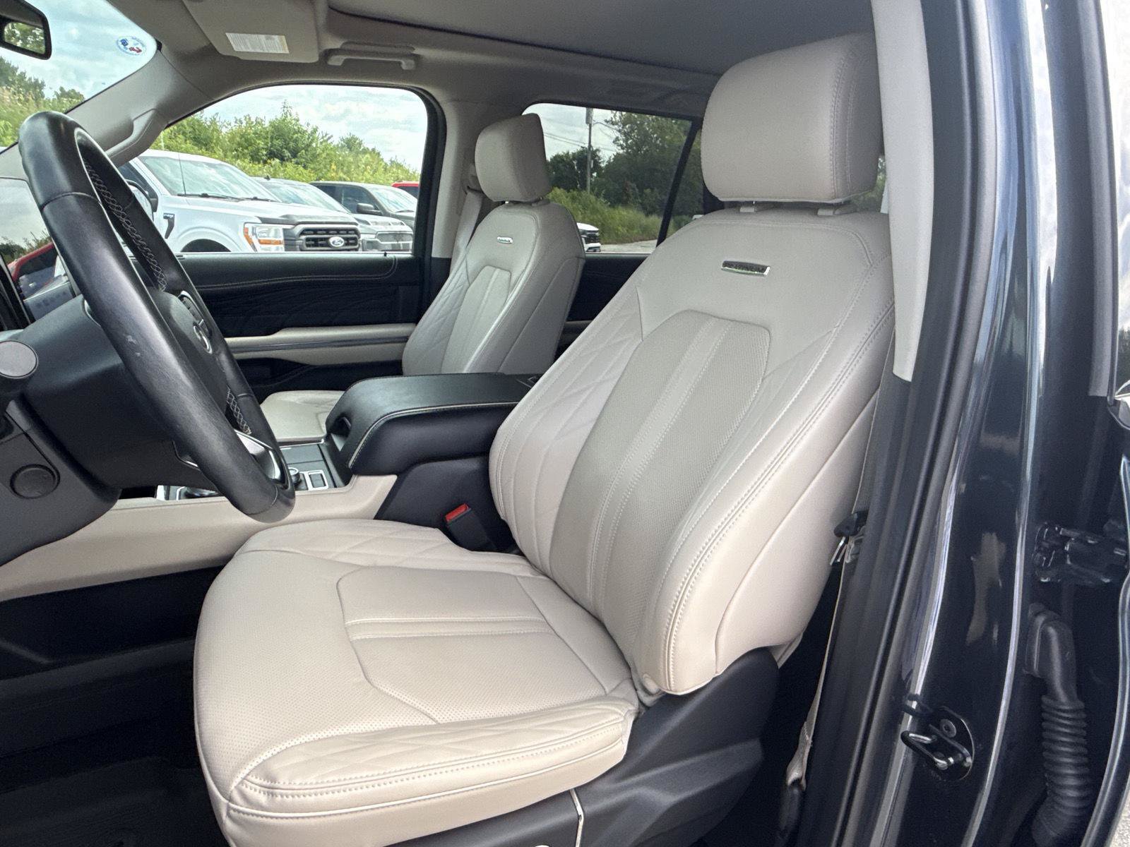 Used 2024 Ford Expedition Platinum AWD/4WD image 14