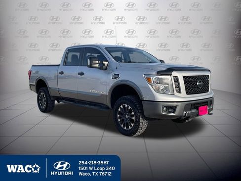 Used 2019 Nissan Titan PRO-4X image 2