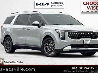 Certified 2025 Kia Carnival EX