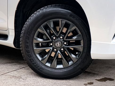 Used 2023 Lexus GX 460 Premium w/ Premium Package image 13