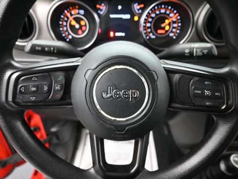Used 2018 Jeep Wrangler Sport AWD/4WD image 12