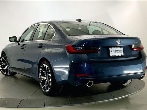 Certified 2025 BMW 330i Sedan RWD image 9
