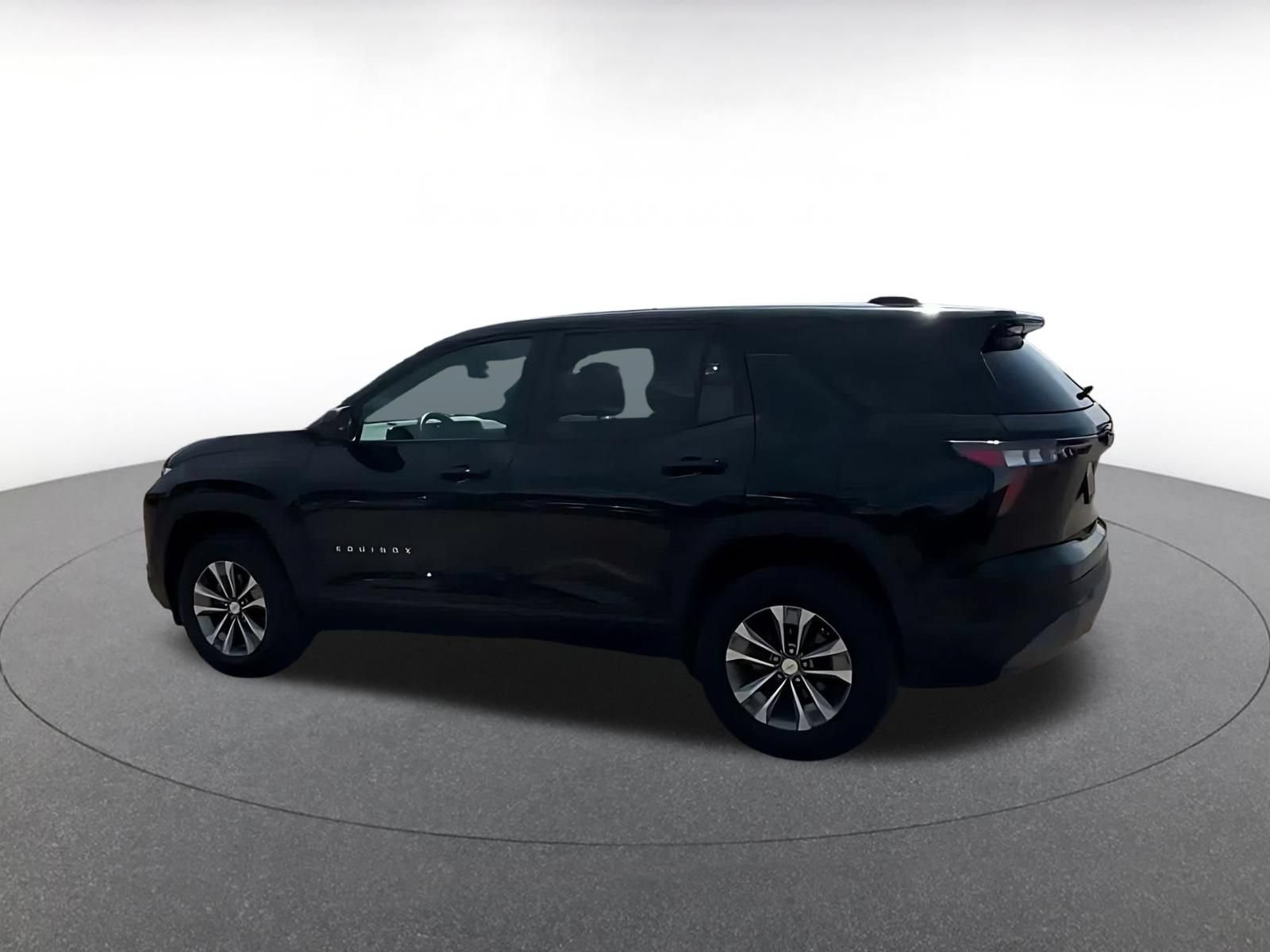 Used 2025 Chevrolet Equinox LT FWD image 10