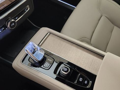 New 2026 Volvo XC90 B5 Core AWD/4WD image 19