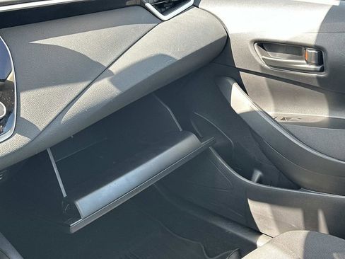 Used 2025 Toyota Corolla LE FWD image 32