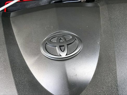 Certified 2021 Toyota RAV4 XLE Premium AWD/4WD image 32