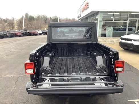 New 2026 Jeep Gladiator Sport AWD/4WD image 6