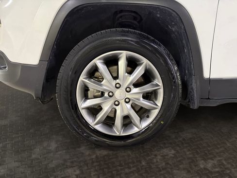 Used 2018 Jeep Cherokee Limited w/ Trailer Tow Group AWD/4WD image 21