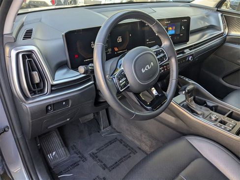 Used 2024 Kia Sorento S image 13