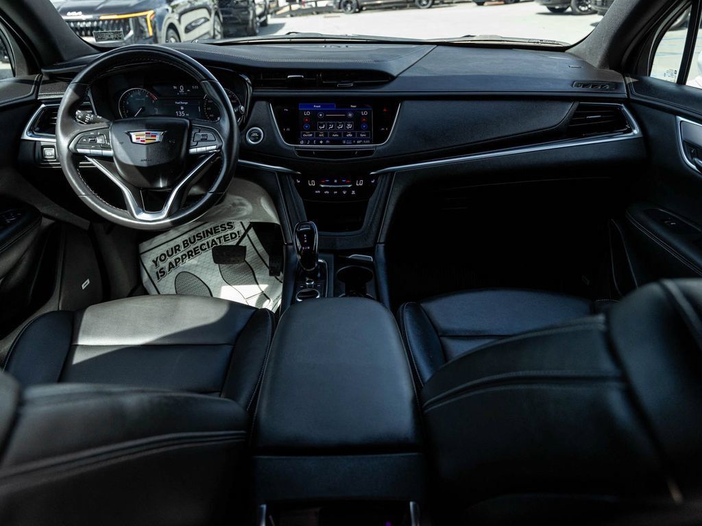 Used 2024 Cadillac XT6 Luxury w/ LPO, Floor Liner Package AWD/4WD image 32