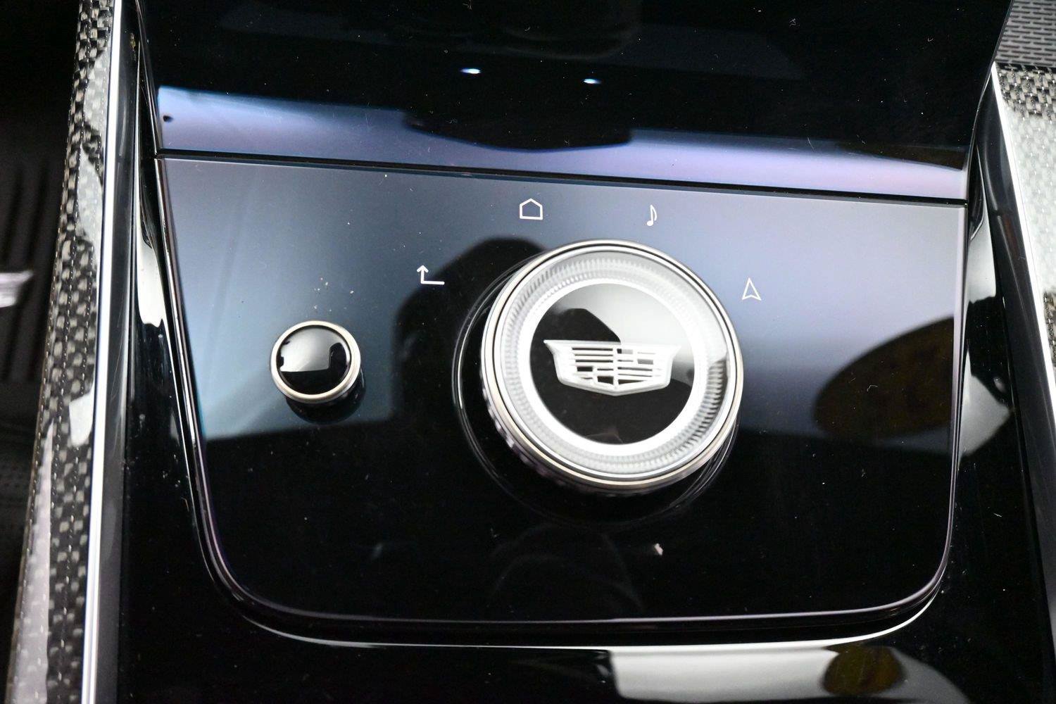 Used 2025 Cadillac Escalade V w/ LPO, ONYX Package AWD/4WD image 27