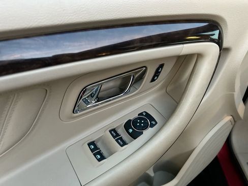 Used 2019 Ford Taurus Limited FWD image 27