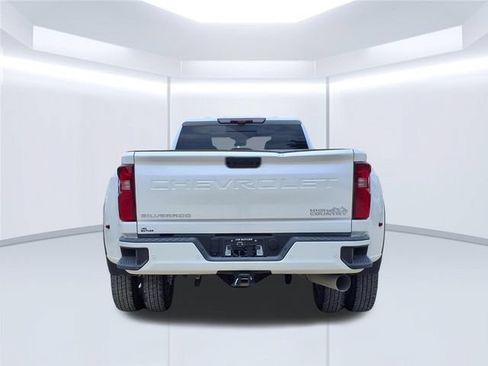 Used 2025 Chevrolet Silverado 3500 High Country w/ High Country Premium Package AWD/4WD image 4