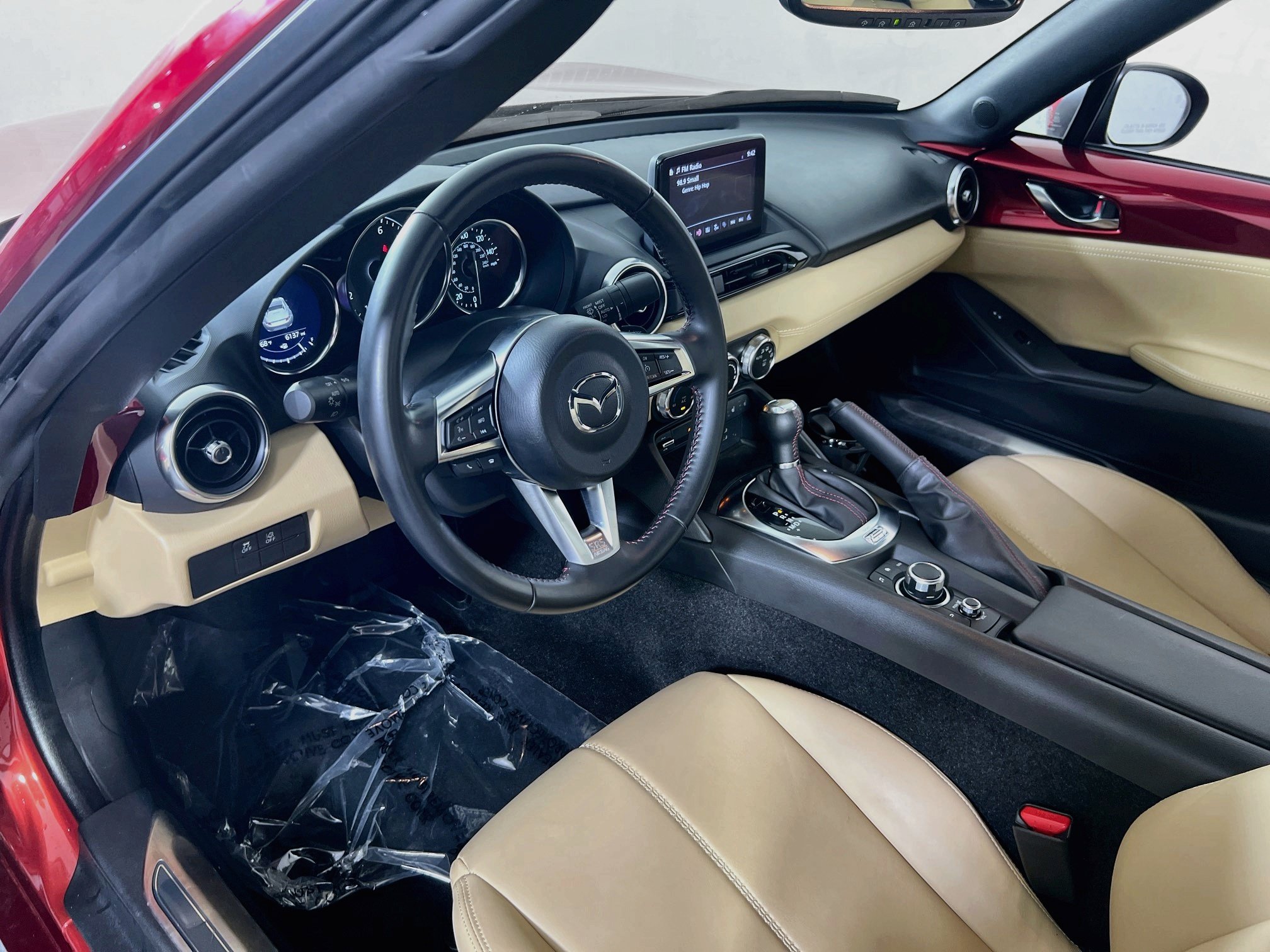 Used 2019 MAZDA MX-5 Miata RF Grand Touring RWD image 9