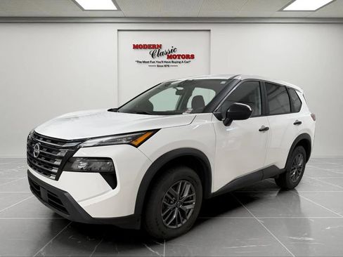 Used 2024 Nissan Rogue S AWD/4WD image 3
